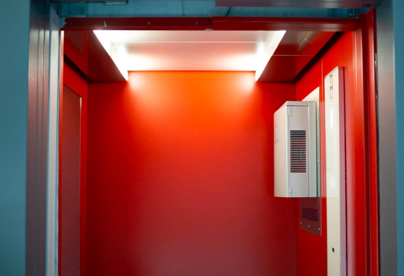 Les aérosols persistent dans les ascenseurs insuffisamment ventilées – Université d’Amsterdam